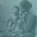 Photo of Dorothy Bonarjee with her son Denis in 1922
