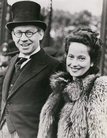 Photo of Alexander Korda and Merle Oberon