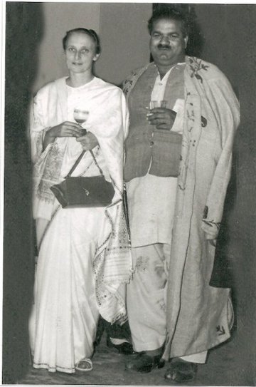 Photo of Freda Bedi and Baba Pyare Lal Bedi