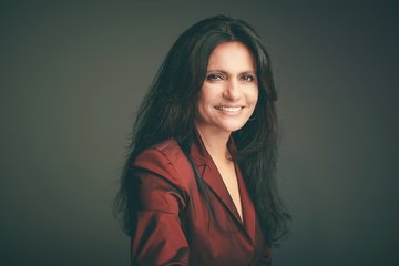 Lata Sharma Headshot