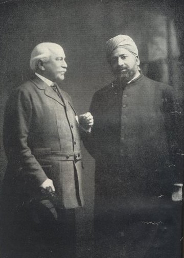 Photo of Lord Headley with Khwaja Kamal-ud-Din