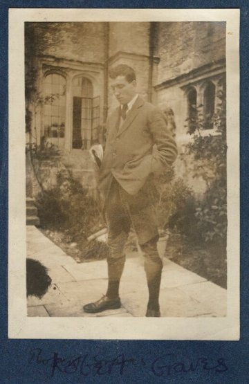 Photo of Robert Graves
